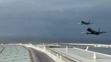 Dos aviones pasan a baja altura sobre un estadio y sorprenden en Sudáfrica