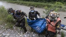 Tragedia en Nepal: Suman 939 fallecidos por inundaciones y buscan a miles de desaparecidos (EFE)
