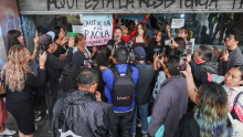 El pronunciamiento se dio horas después de que un colectivo de personas trans protestara en inmediaciones de la Fiscalía y causara destrozos. (Foto: Cuartoscuro)