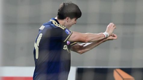 Hormiga González marca su primer gol con el Olympiacos. X: @olympiacosfc