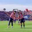 Chivas pisa fuerte: golea a San Luis y ya es segundo del Apertura
