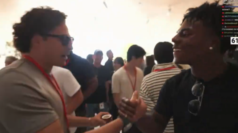 IShowSpeed conoce a Guillermo Ochoa y protagonizan video viral en Apple Park