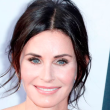 De ‘Friends’ a un caso macabro: Courteney Cox regresa como directora con ‘Evil Genius’ De ‘Friends’ a un caso macabro: Courteney Cox regresa como directora con ‘Evil Genius’