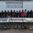 En la acción se aseguraron 12 armas largas, cargadores, municiones de diversos calibres y equipo táctico en Escuinapa, Sinaloa. (especial)