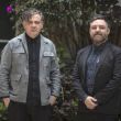 Los músicos Quique Rangel (i) y Mike Sandoval, posan en una entrevista con EFE este viernes en Ciudad de México (México). EFE/ Isaac Esquivel