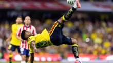 Borja cambia el Clásico: chilena, doblete y empate del América ante Chivas