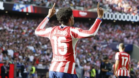 El canadiense Jonathan David celebra tras anotar el segundo tanto para el Atlético de Madrid.