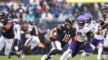 El mariscal de campo de Chicago, Caleb Williams, salió lesionado del encuentro (Foto https://www.chicagobears.com/)to