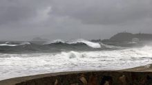 Actualmente, el fenómeno meteorológico registra vientos máximos sostenidos de 65 km/h y rachas que alcanzan los 85 km/h (Foto: EFE / Ilustrativa)