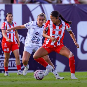 Con doblete de Enyerliannys Higuera, las potosinas se impusieron a Pachuca. Instagram: @AtlDeSLPFem