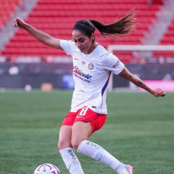 Los goles de la victoria fueron de Denise Castro y Alicia Cervantes. Instagram: @chivasfemenil