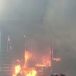 El fuego se originó en un vehículo de carga dentro del área de taller y provocó la evacuación de alrededor de 30 personas sin que se reporten lesionados (Foto: Especial)