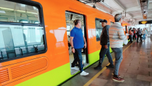 La afectación ha generado saturación en varias estaciones, debido a la espera de trenes y a la reducción en la velocidad del servicio. (Foto: Cuartoscuro)