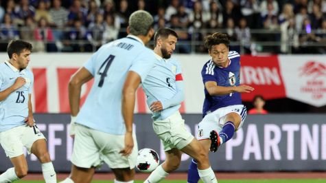 Japón vence 3-1 a Uruguay en el tiempo de descuento durante el debut de Diego Forlán (Foto EFE) Japón vence 3-1 a Uruguay en el tiempo de descuento durante el debut de Diego Forlán (Foto EFE)
