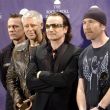 La banda de rock irlandesa U2, en una foto de archivo del 14 de marzo de 2005 en el Salón de la Fama del Rock and Roll, en Cleveland (Ohio, Estados Unidos). EFE/Rich Lee PROHIBIDO SU USO EN REINO UNIDO E IRLANDA La banda de rock irlandesa U2, en una foto de archivo del 14 de marzo de 2005 en el Salón de la Fama del Rock and Roll, en Cleveland (Ohio, Estados Unidos). EFE/Rich Lee PROHIBIDO SU USO EN REINO UNIDO E IRLANDA