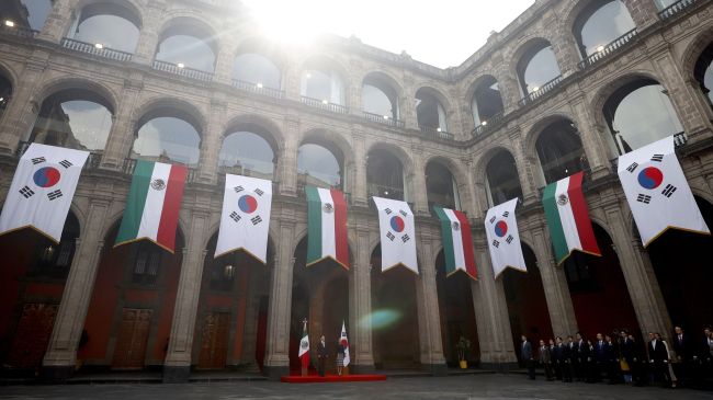 La presidenta Claudia Sheinbaum Pardo, recibió este jueves a su homólogo surcoreano, Lee Jae myung, en Palacio Nacional. (EFE) La presidenta Claudia Sheinbaum Pardo, recibió este jueves a su homólogo surcoreano, Lee Jae myung, en Palacio Nacional. (EFE)