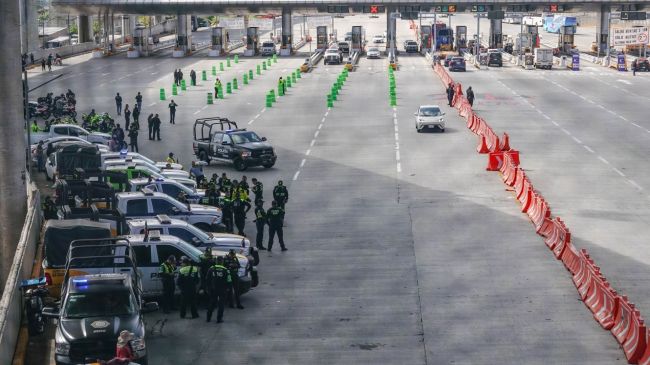 Desdem temprano, autoridades montaron un operativo en la caseta de la autopista México-Cuernavaca. (Foto: Cuartoscuro) Desdem temprano, autoridades montaron un operativo en la caseta de la autopista México-Cuernavaca. (Foto: Cuartoscuro)