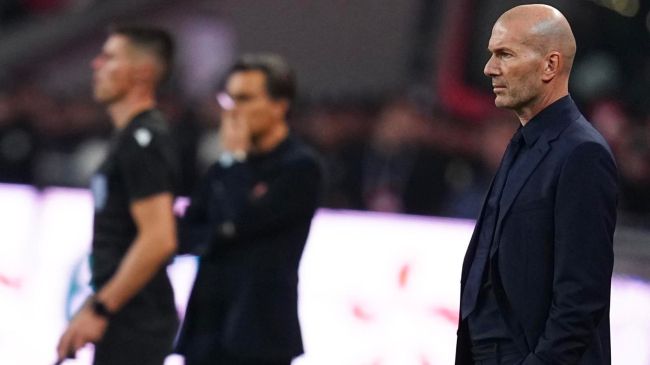 Zinedine Zidane consigue triunfo 1-0 sobre Turquía. EFE