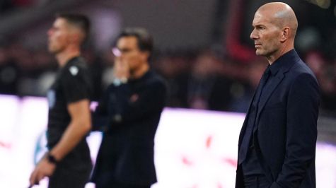 Zinedine Zidane consigue triunfo 1-0 sobre Turquía. EFE