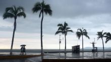 se degradó a categoría 4 y se ubica al sur de Cabo San Lucas, con lluvias, vientos y oleaje en BCS. (EFE)