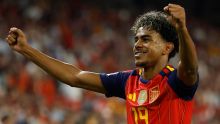Lamine Yamal marca doblete ante Croacia. EFE