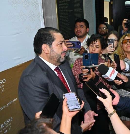 Francisco Vázquez calificó con 10 el informe de la gobernadora