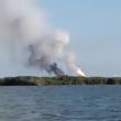 El incidente ocurrió en la Batería de Separación Litoral, donde Pemex derivó de manera controlada flujo de gas hacia un quemador para evitar el cierre de pozos productores de la Región Marina Suroeste. (especial)
