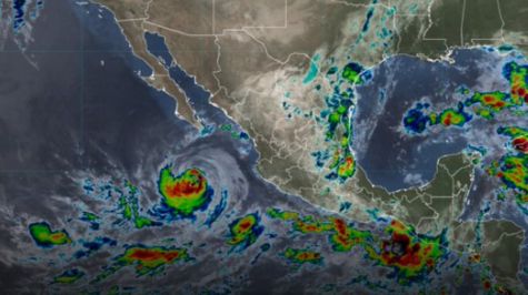 'Rachel' mantiene vientos máximos sostenidos de 175 kmh y rachas de hasta 215 kmh, mientras se desplaza hacia el oeste a 9 kmh. (especial) 'Rachel' mantiene vientos máximos sostenidos de 175 kmh y rachas de hasta 215 kmh, mientras se desplaza hacia el oeste a 9 kmh. (especial)