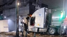  Al sitio acudieron elementos de la Secretaría de Seguridad Ciudadana (SSC), quienes aseguraron al conductor en el lugar (Foto: @Gposiadeoficial)