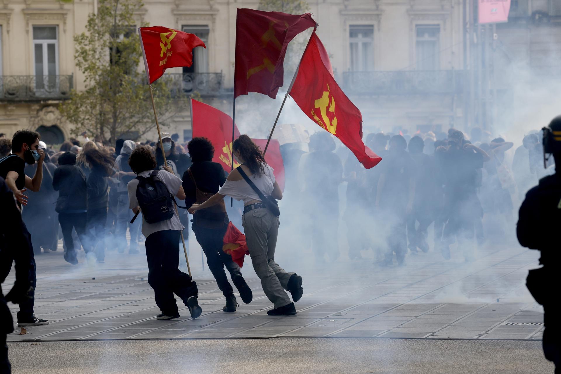 Entre 256 mil y 450 mil manifestantes tomaron las calles de París y principales ciudades contra el borrador presupuestario de 2027