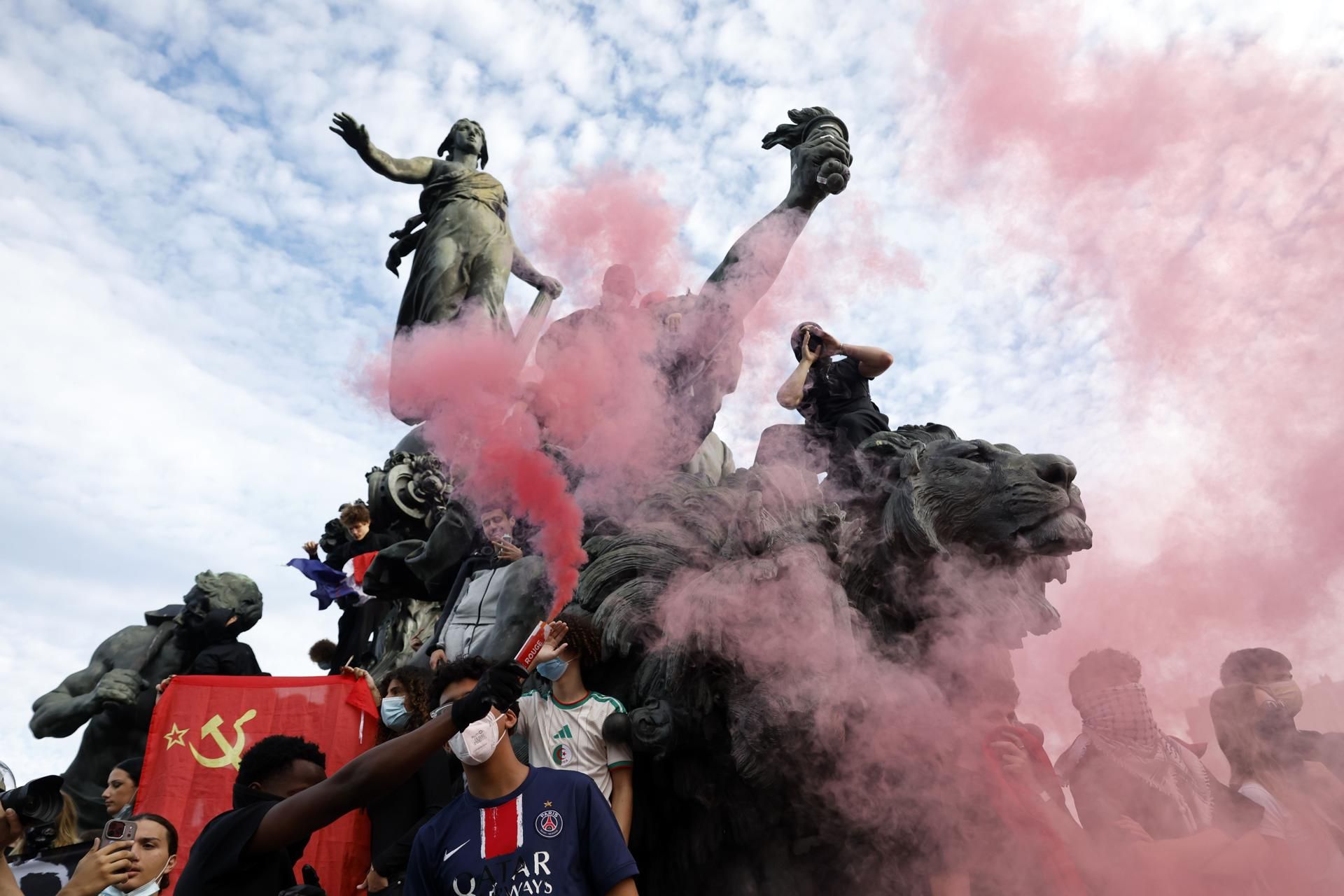 El movimiento social dio inicio el pasado 17 de septiembre en un liceo de las afueras de París y se extendió rápidamente por todo el territorio francés