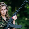 De acuerdo con la dependencia, los responsables crean perfiles falsos utilizando fotografías, nombres, rangos, uniformes e información aparentemente relacionada con las fuerzas armadas para generar confianza. (Foto: Especial) De acuerdo con la dependencia, los responsables crean perfiles falsos utilizando fotografías, nombres, rangos, uniformes e información aparentemente relacionada con las fuerzas armadas para generar confianza. (Foto: Especial)