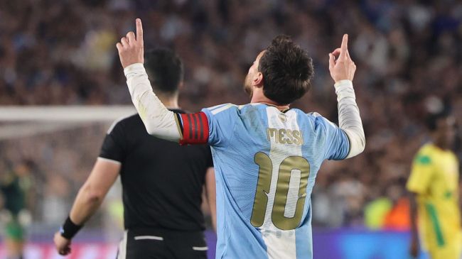 Lionel Messi festeja su último gol con la Selección de Argentina tras anotar de penalti el 3-0 ante Benín Lionel Messi festeja su último gol con la Selección de Argentina tras anotar de penalti el 3-0 ante Benín