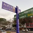 Fotografía que muestra el poste de la calle que ha sido renombrada en el distrito de Santiago de Surco, este martes en Lima (Perú). EFE/ Fernando Gimeno