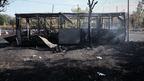 El ataque provocó la muerte de al menos 30 personas y dejó otras 18 heridas, destruyendo por completo dos minibuses que se encontraban en el lugar