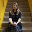 La escritora moldava Tatiana Țîbuleac tras la presentación en Barcelona (España) de su nueva obra, 'Cuando seas feliz, golpea tú primero'. EFE/Marta Pérez