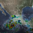 El SMN prevé oleaje de hasta 4.5 metros de altura en las costas de Guerrero y Michoacán, además de lluvias torrenciales de hasta 250 milímetros en algunas zonas de ambos estados. (especial)
