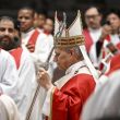 La Iglesia mexicana entrega al papa un libro que documenta la crisis de personas desaparecidas (Foto EFE) La Iglesia mexicana entrega al papa un libro que documenta la crisis de personas desaparecidas (Foto EFE)