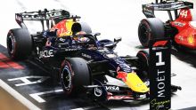 Verstappen se lleva la pole position en Singapur. EFE