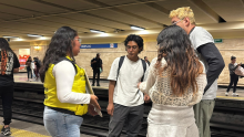 Las brigadas buscan detectar oportunamente síntomas relacionados con depresión y ansiedad, así como situaciones de riesgo suicida. (Foto: @MetroCDMX)
