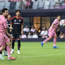 Messi sigue de fiesta con recital y doblete ante el DC United