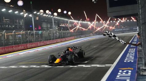 Verstappen conquista por fin Singapur y vuelve a rugir con Red Bull