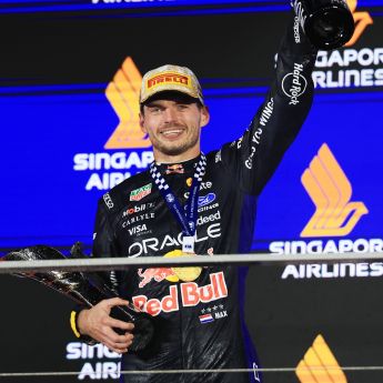 Verstappen conquista por fin Singapur y vuelve a rugir con Red Bull