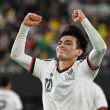 Lionel Messi incluye a Gilberto Mora entre 10 promesas del futbol mundial Lionel Messi incluye a Gilberto Mora entre 10 promesas del futbol mundial