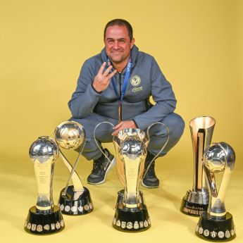 André Jardine festeja tricampeonato con las Águilas del América. MexSport