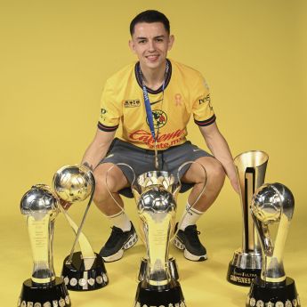 Álvaro Fidalgo festeja tricampeonato de liga. MexSport