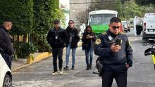 Al lugar del atentado arribaron paramédicos del Escuadrón de Rescate y Urgencias Médicas (ERUM), quienes diagnosticaron que la víctima ya no contaba con signos vitales (Foto: @israellorenzana)