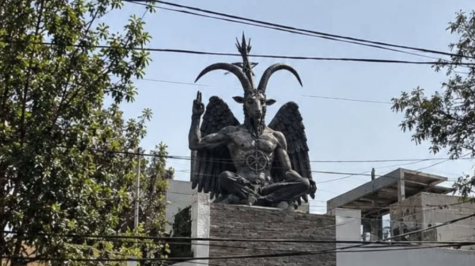 La imagen de la estatua que circuló sin parar sería una creación de la inteligencia artificial. Aunado a esto, no hay videos, testimonios, reportes o mención alguna de dicha estatua. (Foto: Redes sociales