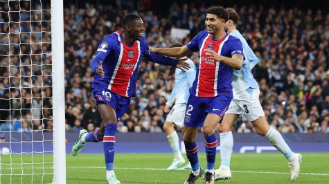 Ousmane Dembele celebra un gol ante el Manchester City (Foto EFE)