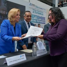 Testamentos a bajo costo entregaron en Atizapán de Z. Testamentos a bajo costo entregaron en Atizapán de Z.